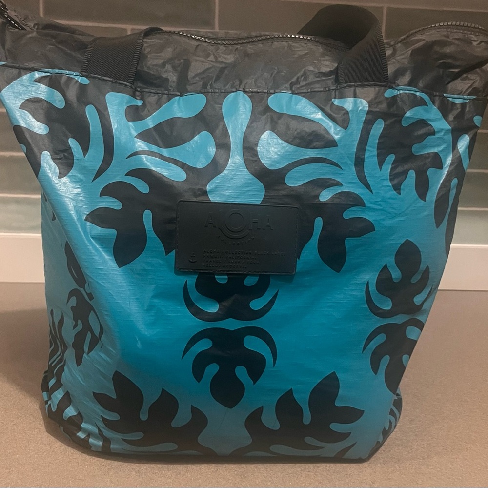 ALOHA - Day Tripper Tote Bag